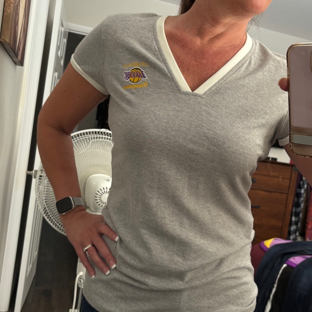 LA Lakers Championship Antigua Gray V-Neck Short Sleeve Tee